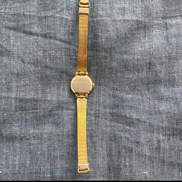 Gold Seiko Watch Minimalist - Picture 3 of 3